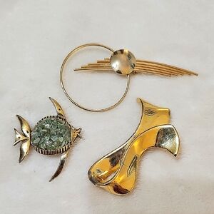 Vintage Gold Tone Brooch Lot